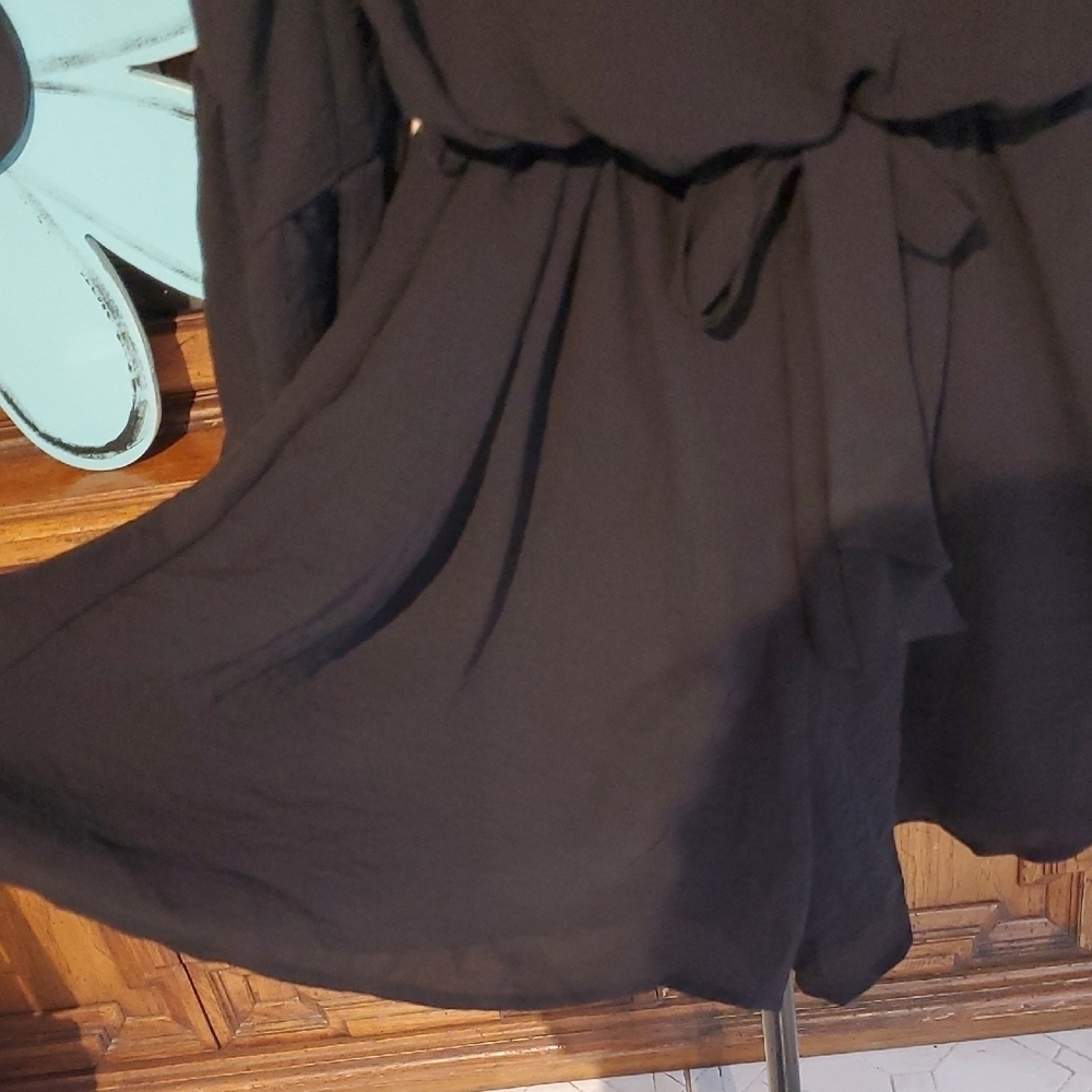 BOLD Elements Elegant Black Dress - Picture 3 of 6